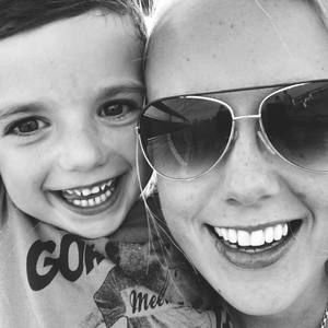 Meet your Posher, Danielle